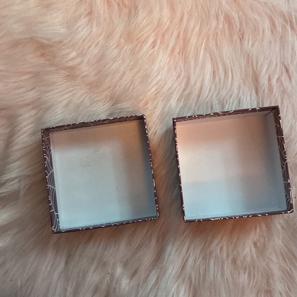 Betsey Johnson Metallic Silver Purple Spiderwebs Halloween Box Jewelry Storage - Picture 4 of 5